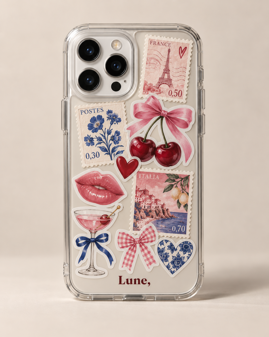 Doorzichtig hoesje met Girly stickers, postzegels en een roze strikje