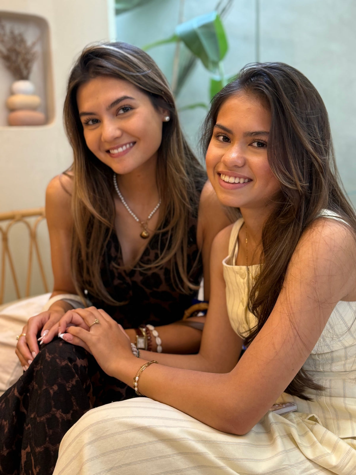 Sarina en Dewi, de zussen achter Lune Cases